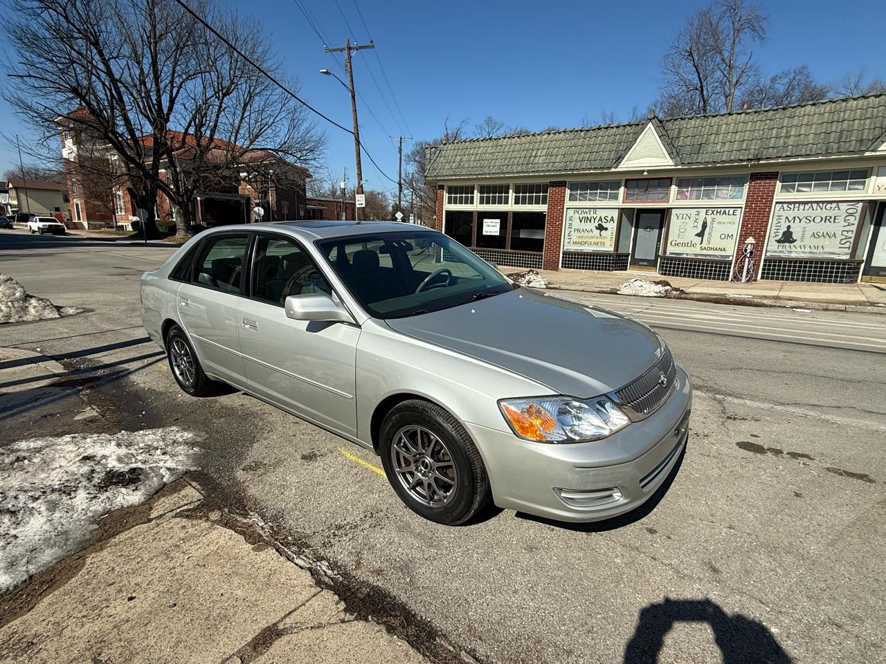 Toyota Avalon XLS 4D Sedan 2000
