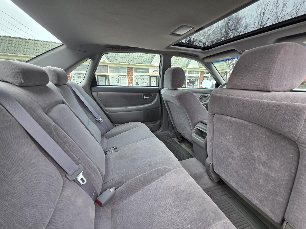 Toyota Avalon XLS 4D Sedan 2000