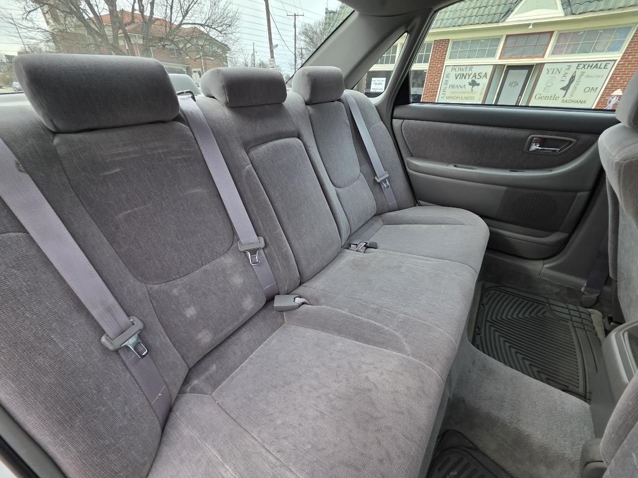 Toyota Avalon XLS 4D Sedan 2000