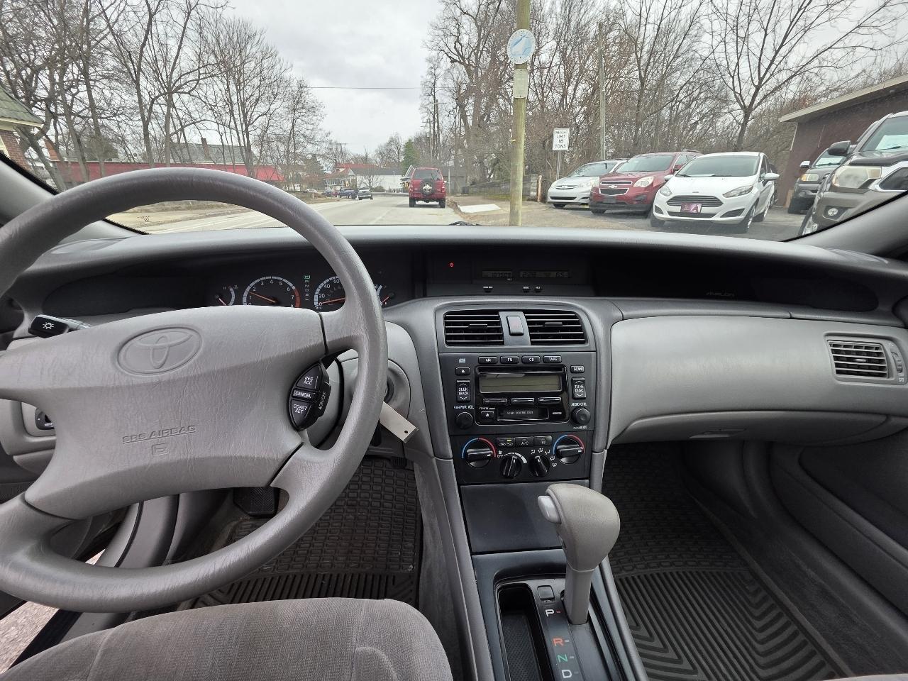 Toyota Avalon XLS 4D Sedan 2000