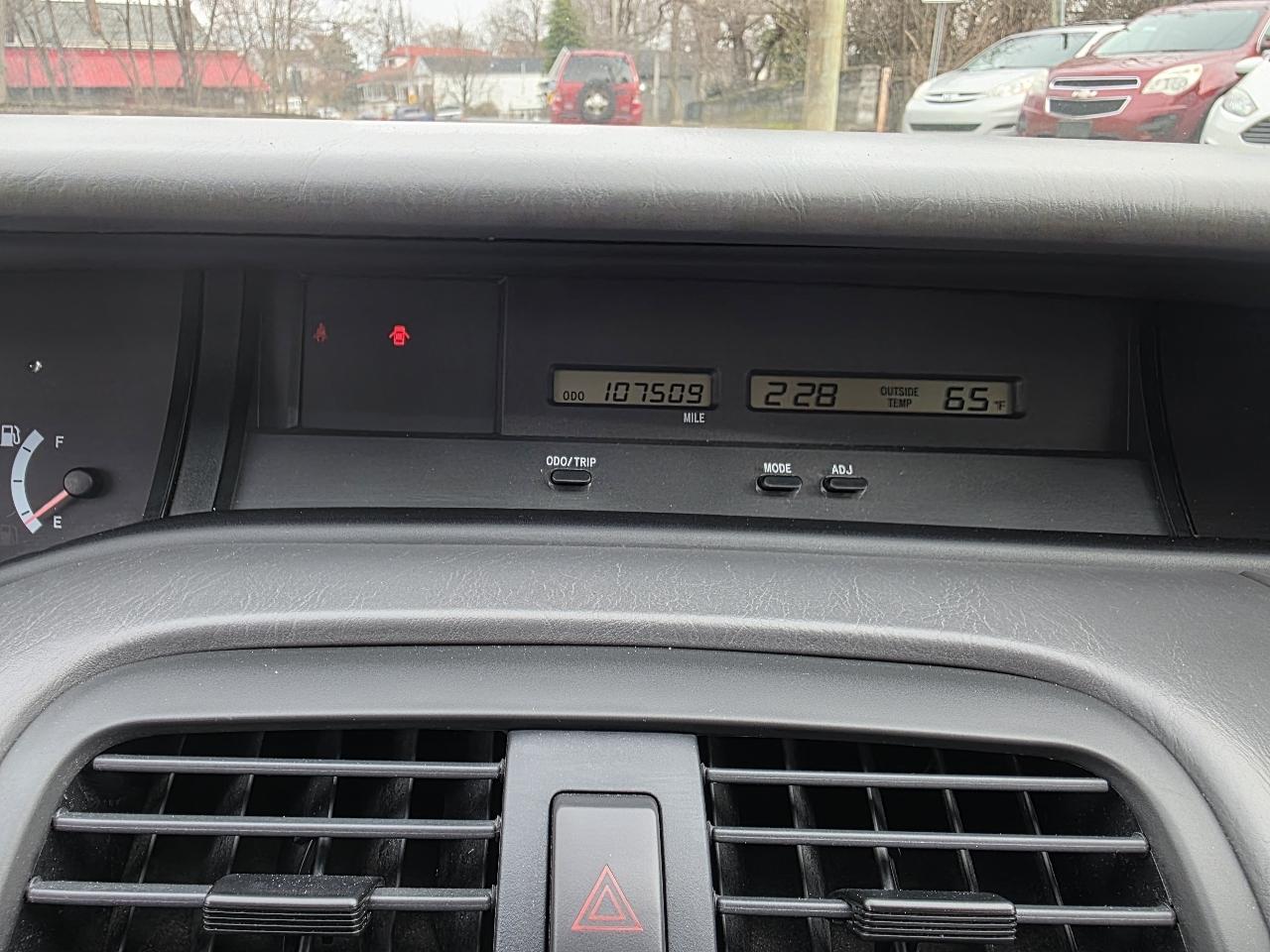 Toyota Avalon XLS 4D Sedan 2000