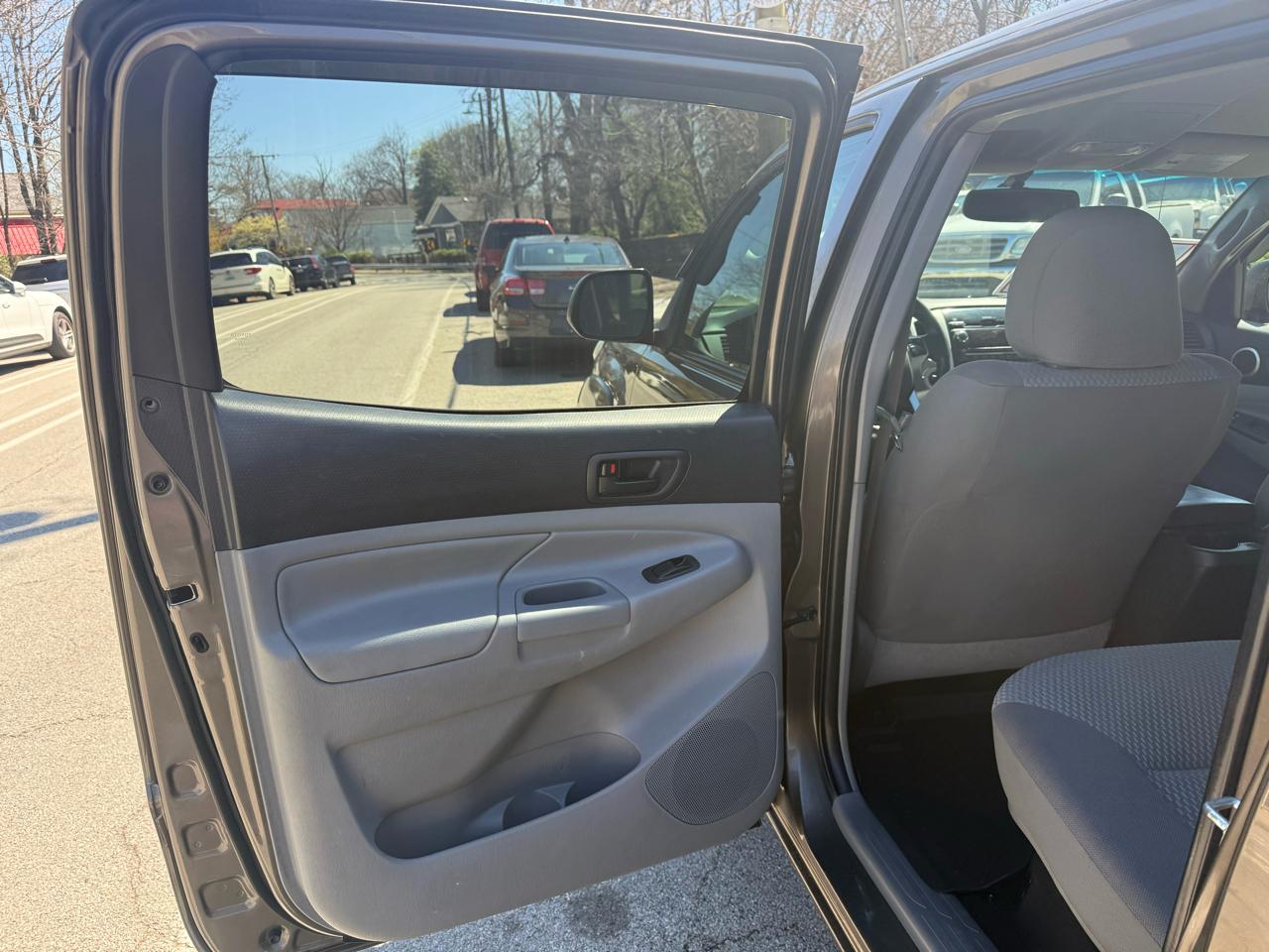 Toyota Tacoma SR5 Double Cab 4WD V6 2012