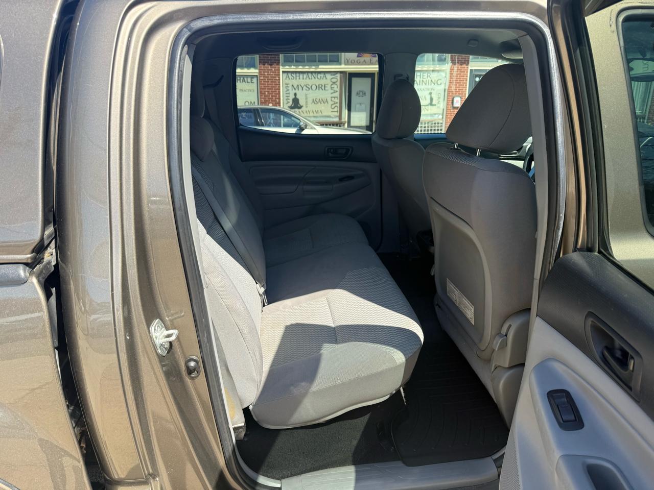 Toyota Tacoma SR5 Double Cab 4WD V6 2012