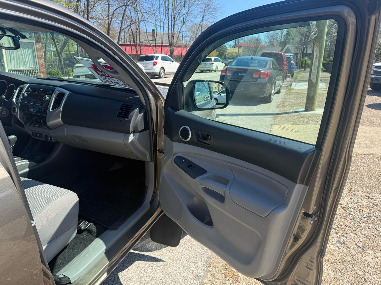 Toyota Tacoma SR5 Double Cab 4WD V6 2012