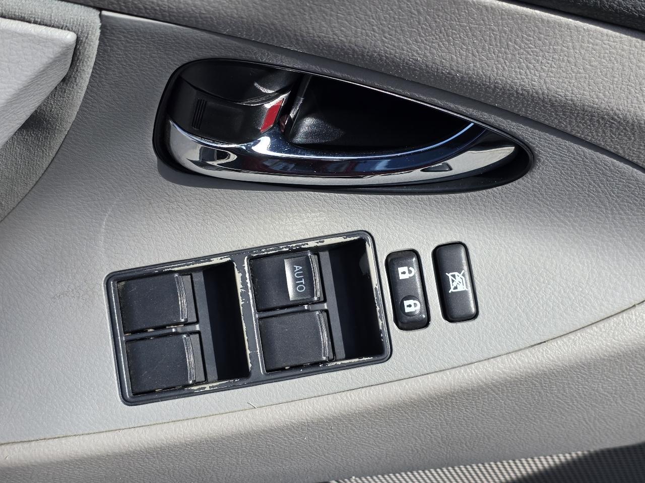 Toyota Camry LE 5-Spd AT 2009