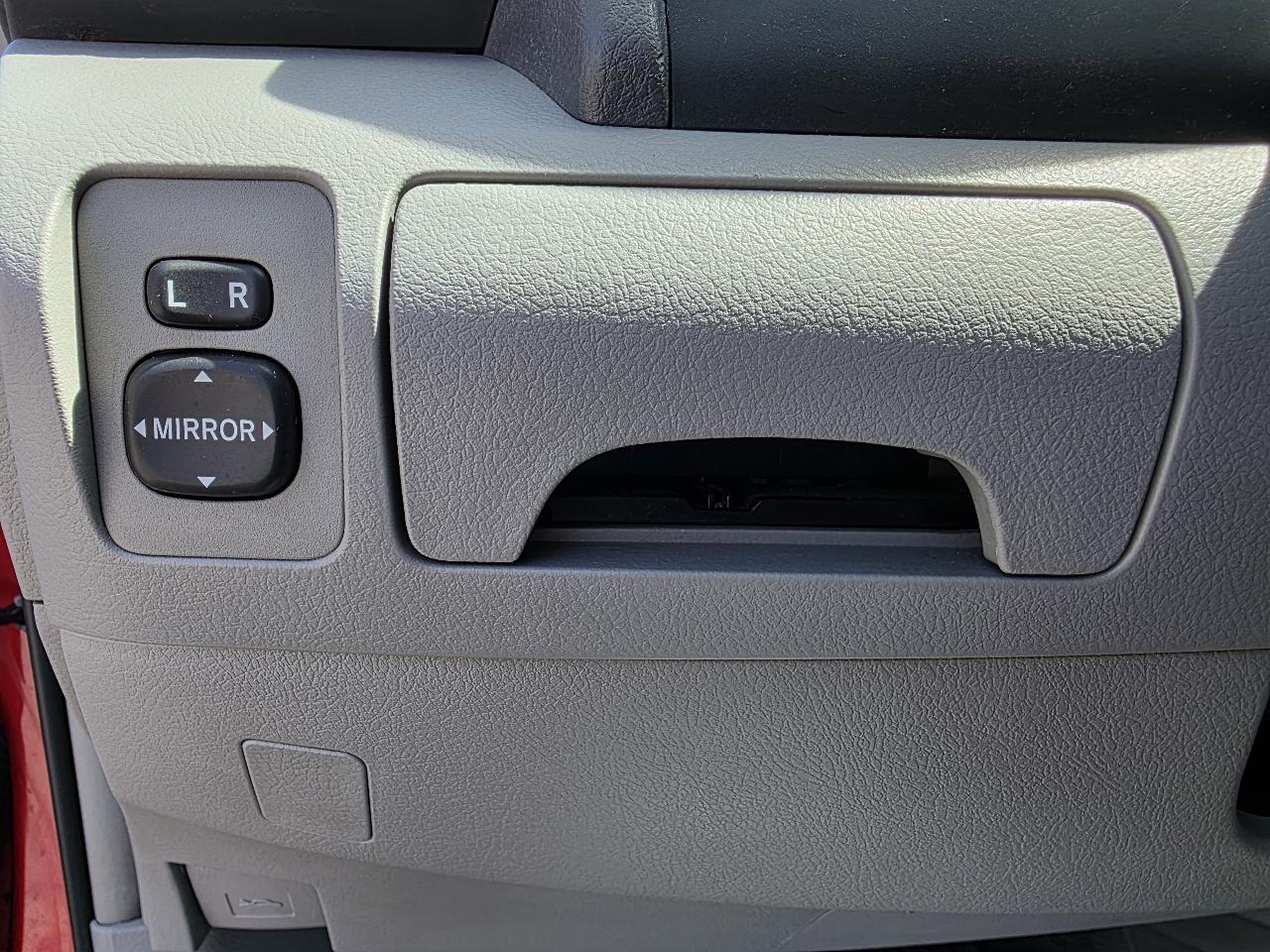 Toyota Camry LE 5-Spd AT 2009