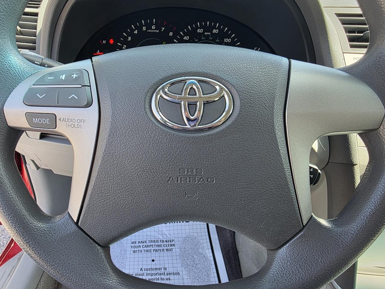 Toyota Camry LE 5-Spd AT 2009