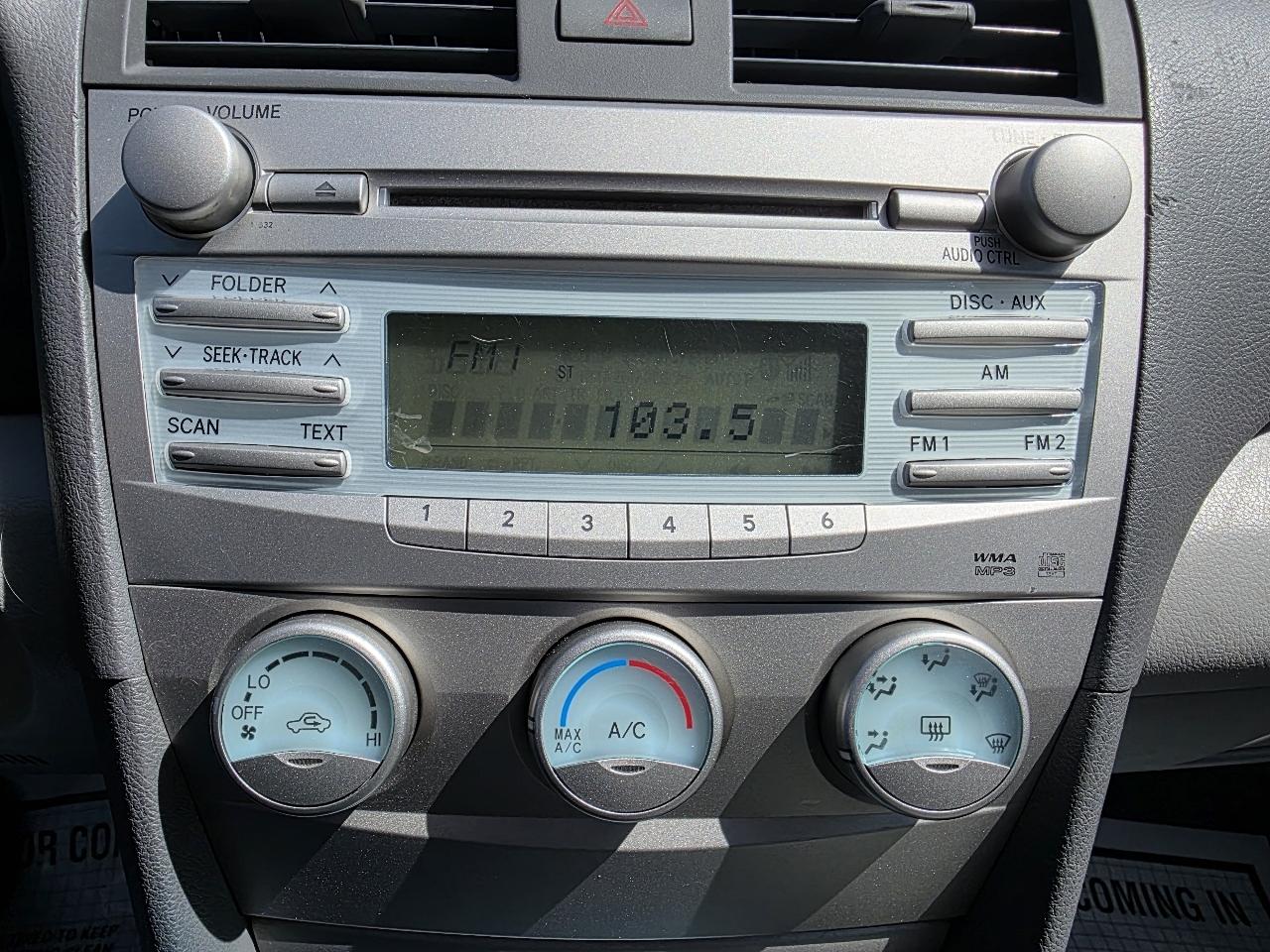 Toyota Camry LE 5-Spd AT 2009