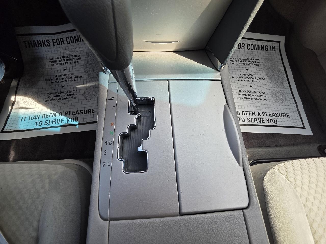 Toyota Camry LE 5-Spd AT 2009