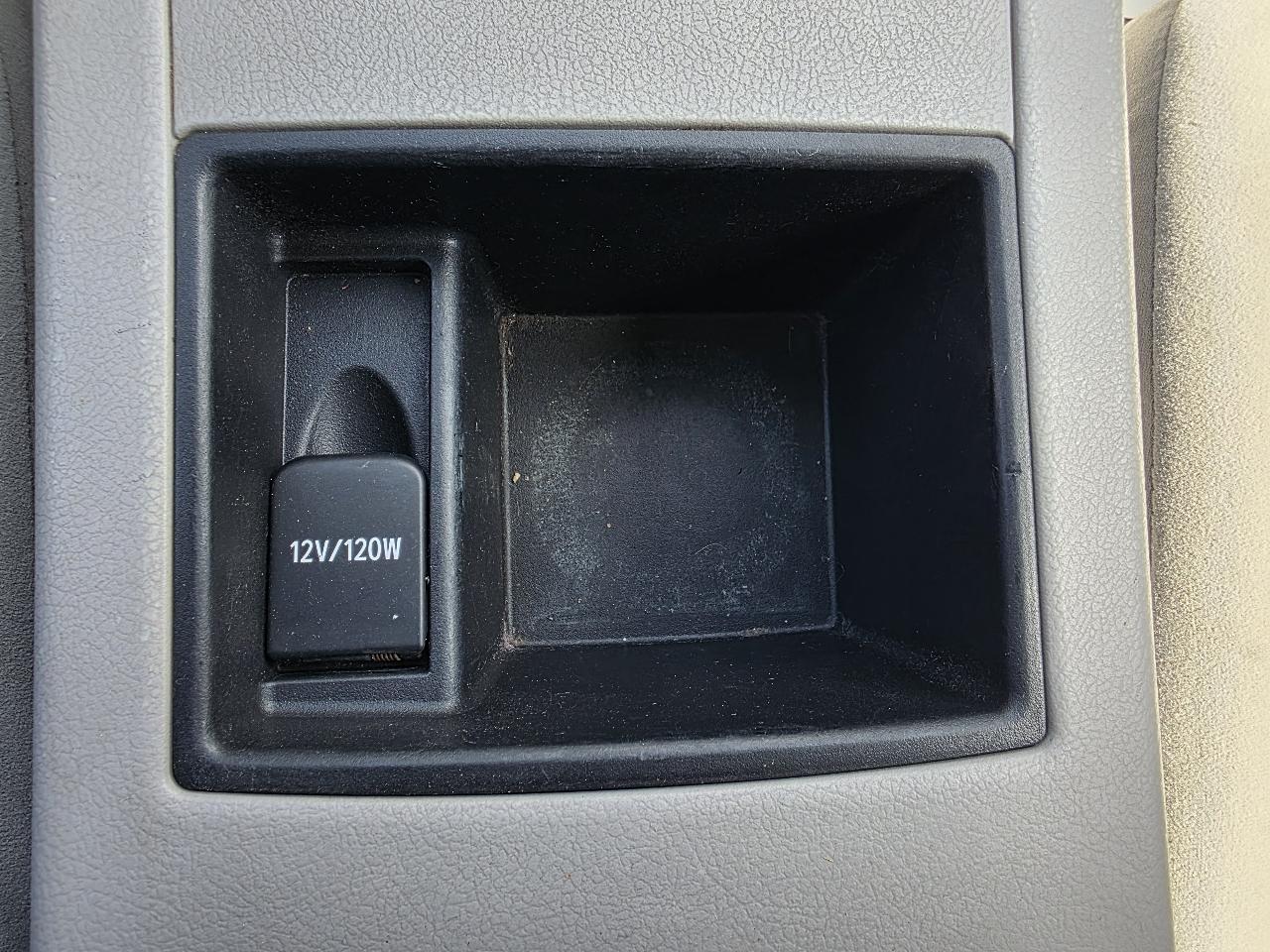 Toyota Camry LE 5-Spd AT 2009