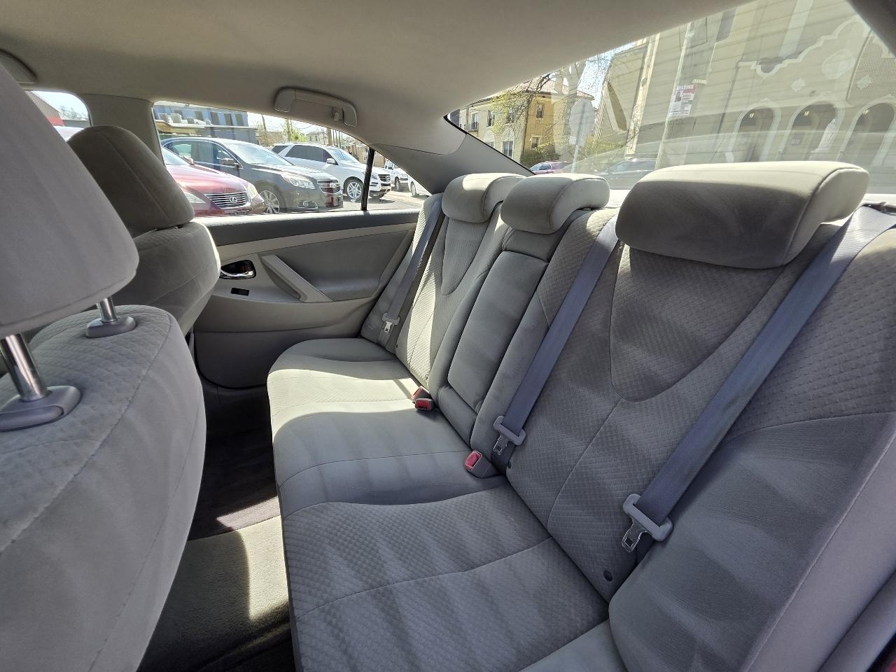 Toyota Camry LE 5-Spd AT 2009