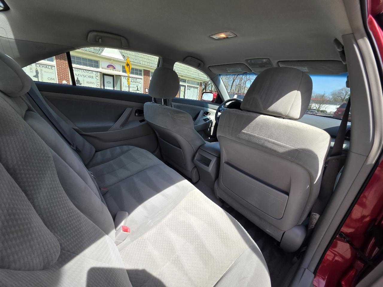 Toyota Camry LE 5-Spd AT 2009