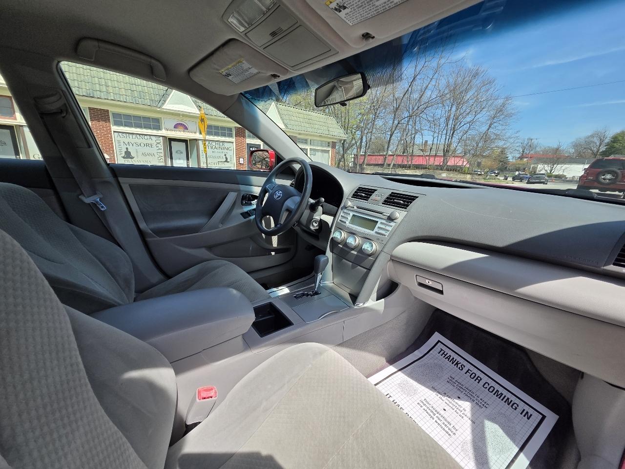 Toyota Camry LE 5-Spd AT 2009