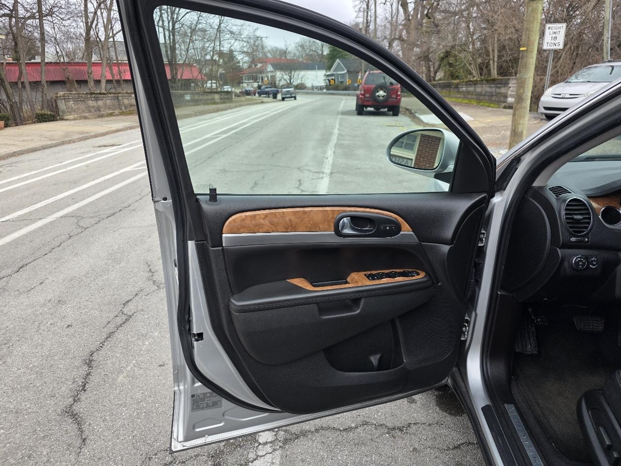 Buick Enclave Leather FWD 2012