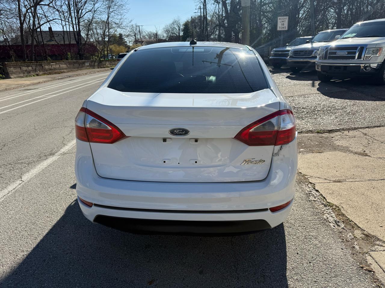 Ford Fiesta S Sedan 2014