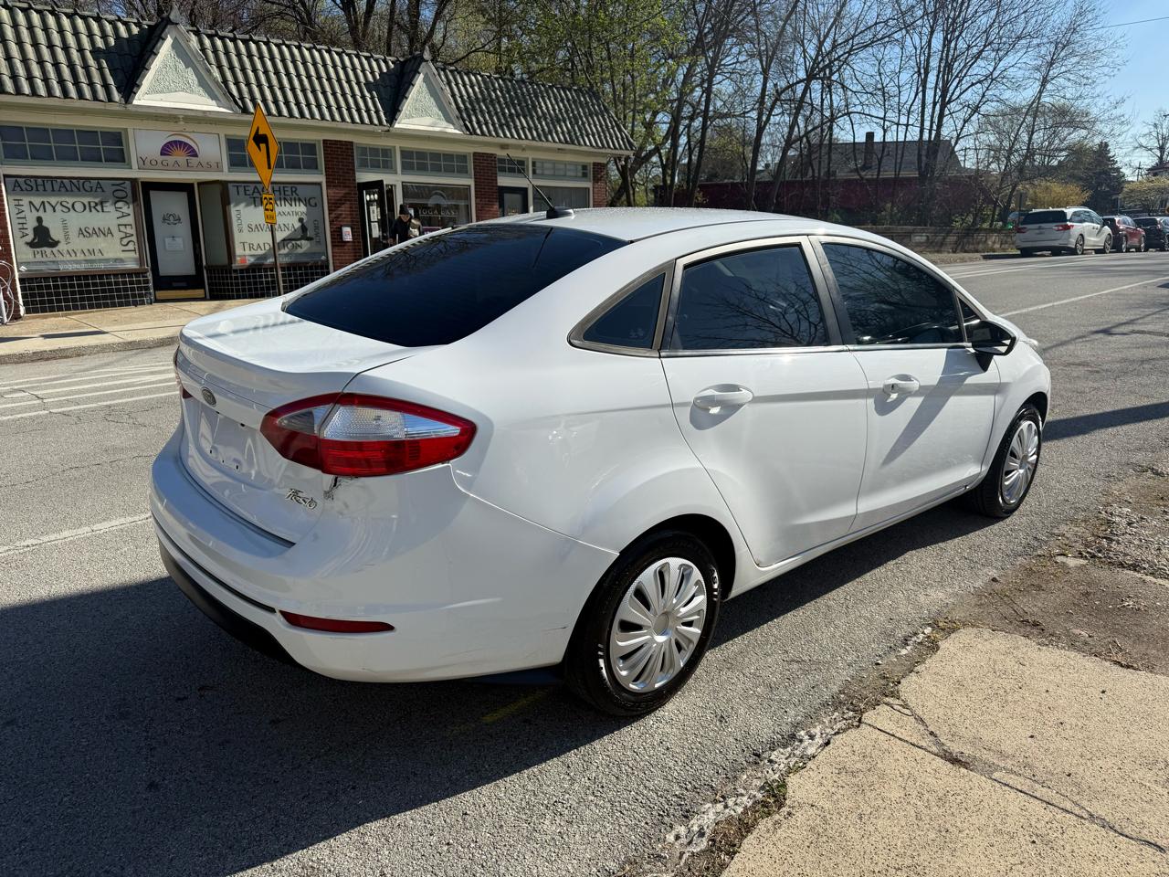 Ford Fiesta S Sedan 2014