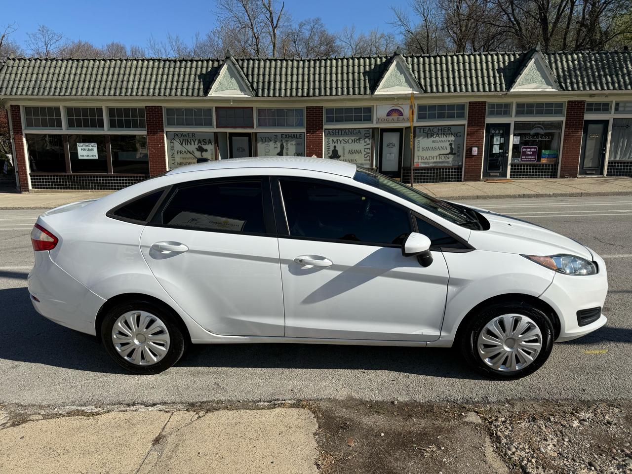 Ford Fiesta S Sedan 2014