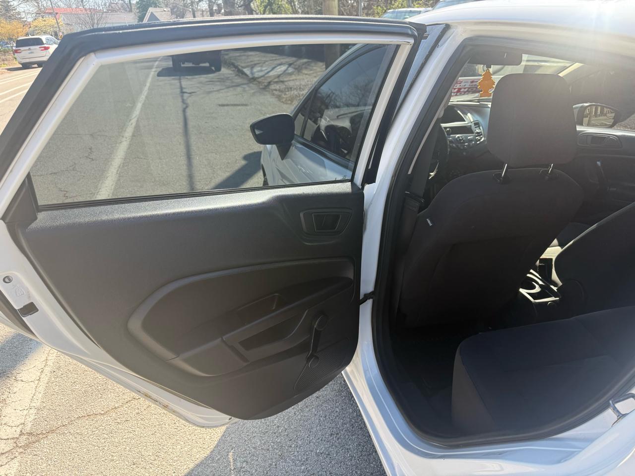 Ford Fiesta S Sedan 2014