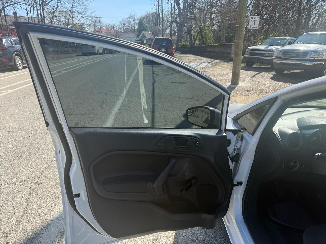 Ford Fiesta S Sedan 2014