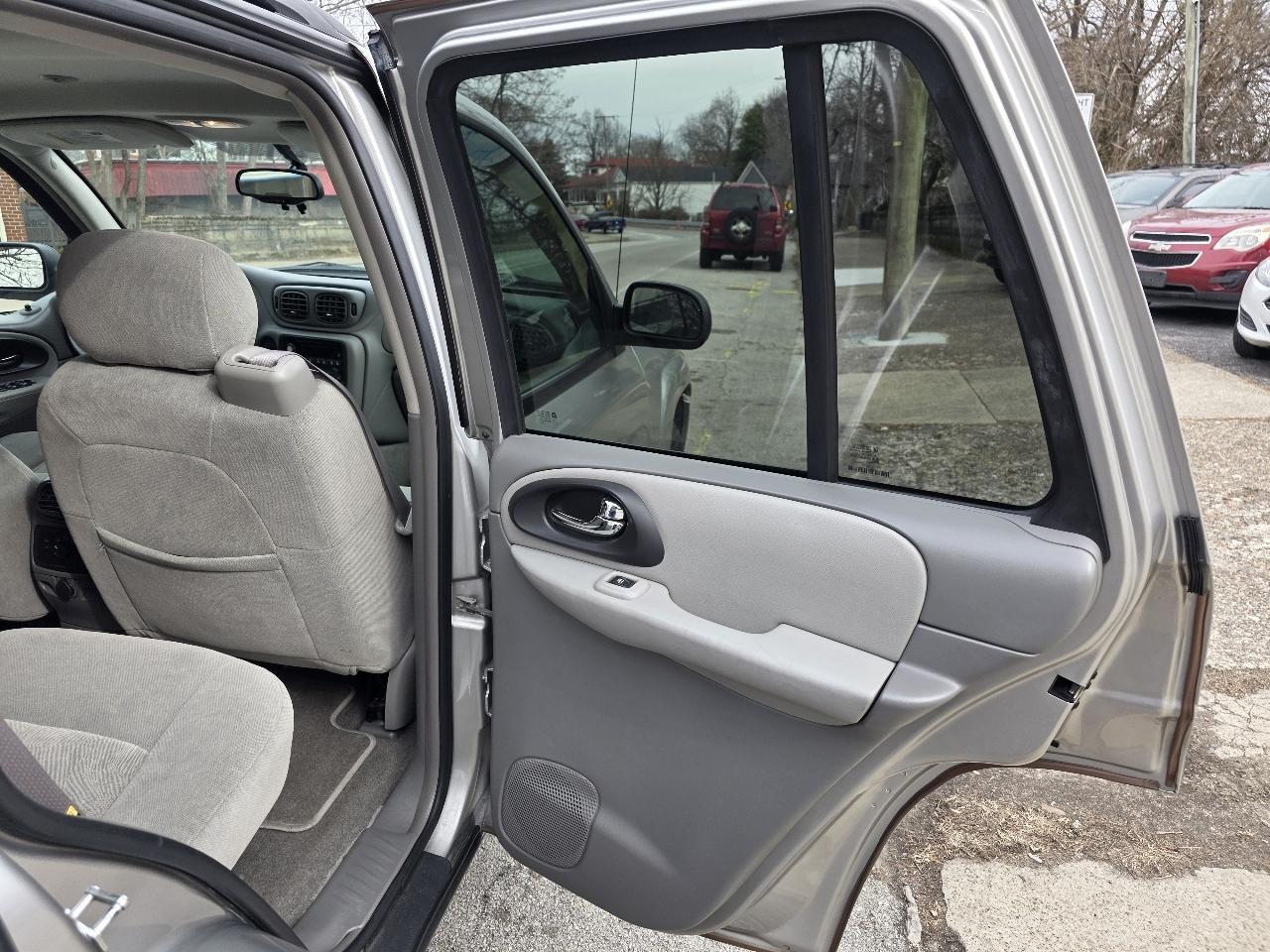 Chevrolet TrailBlazer LS 4WD 2005