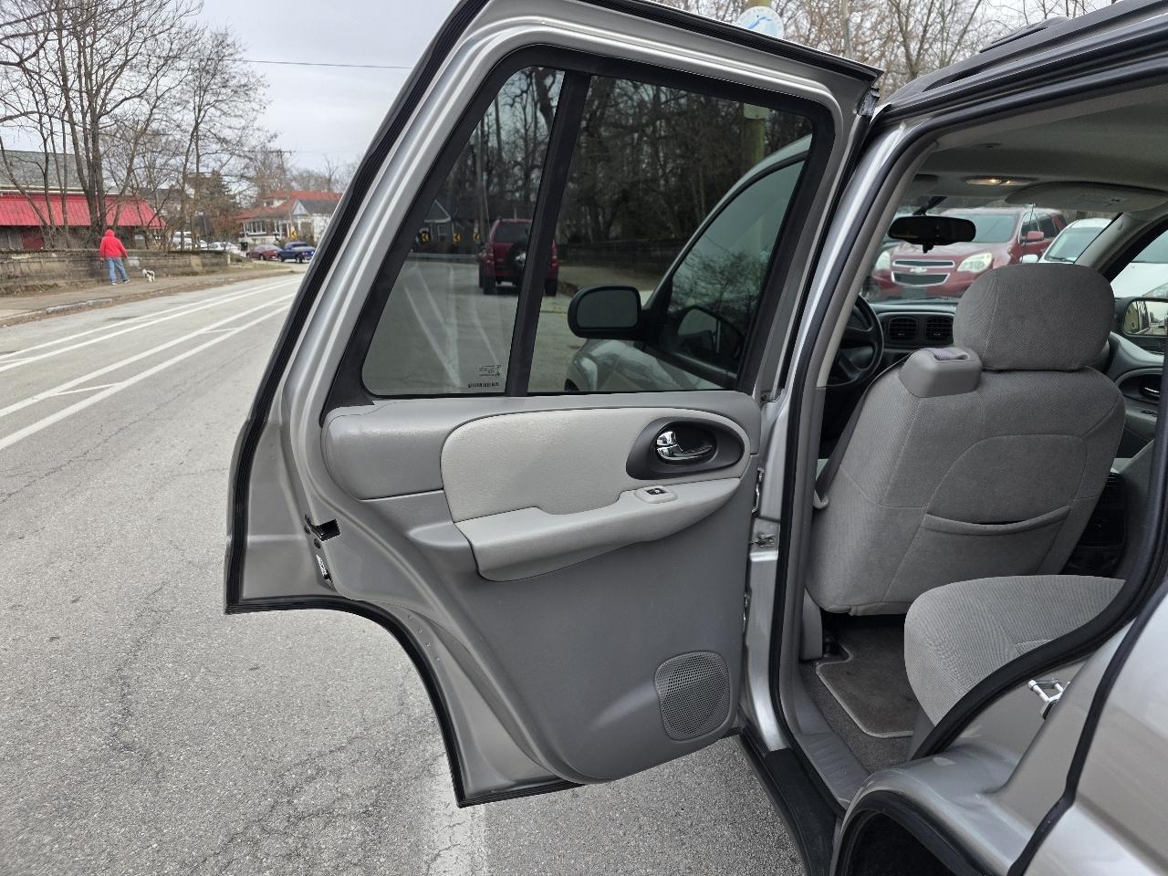 Chevrolet TrailBlazer LS 4WD 2005