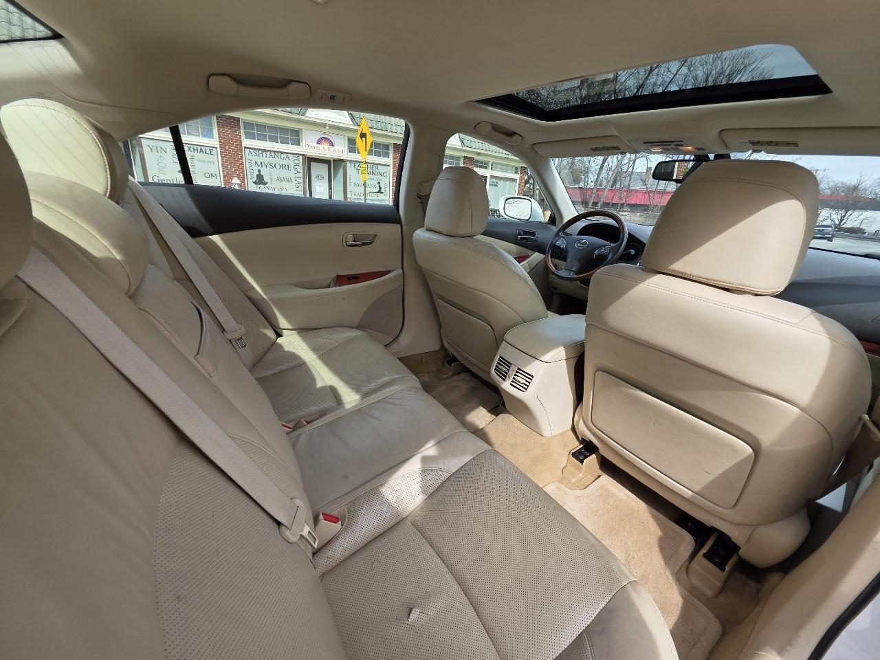Lexus ES 350 Sedan 2011