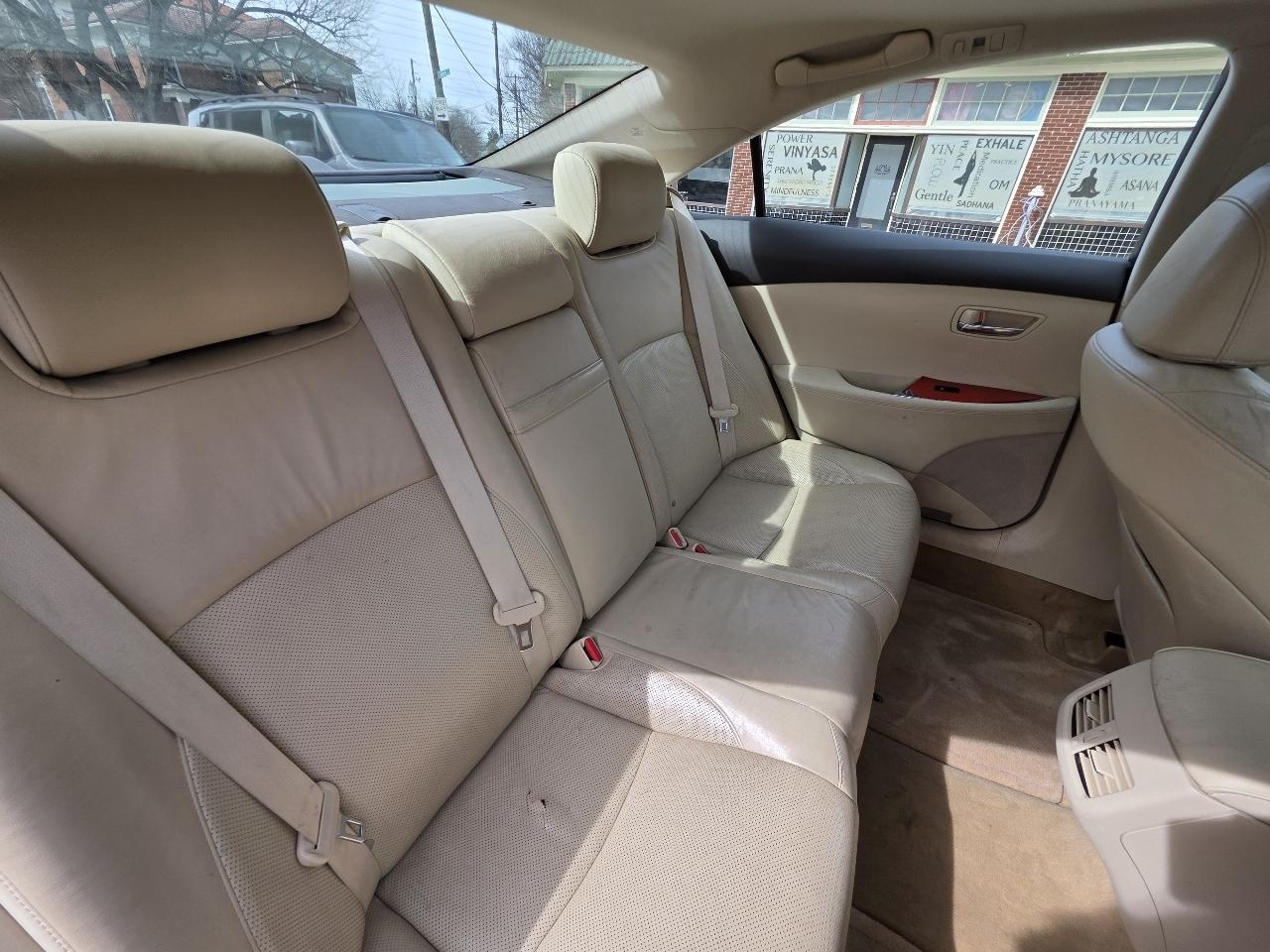 Lexus ES 350 Sedan 2011