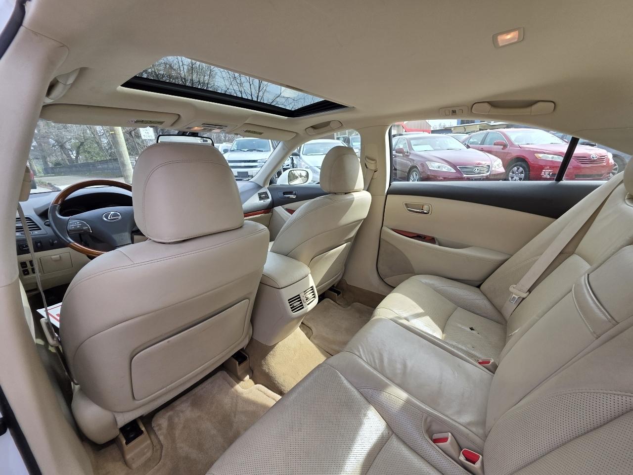 Lexus ES 350 Sedan 2011