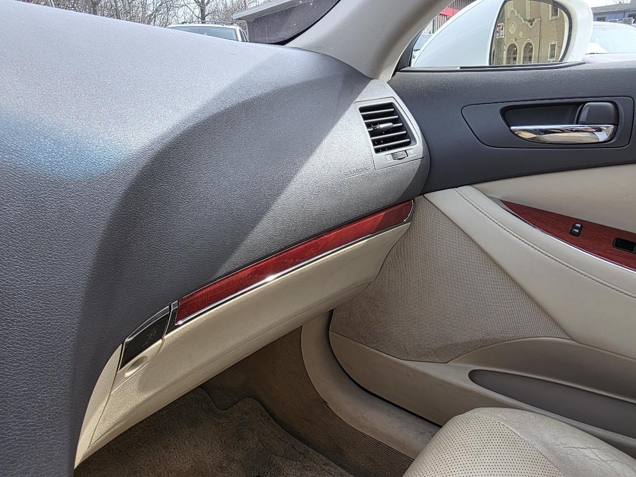 Lexus ES 350 Sedan 2011