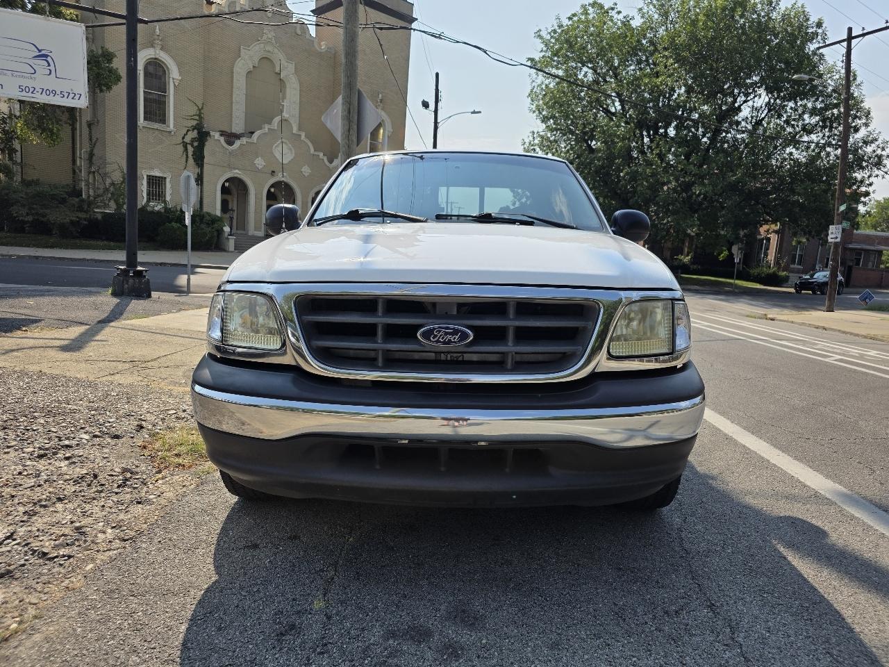 Ford F-150 XL SuperCab 2WD 2003