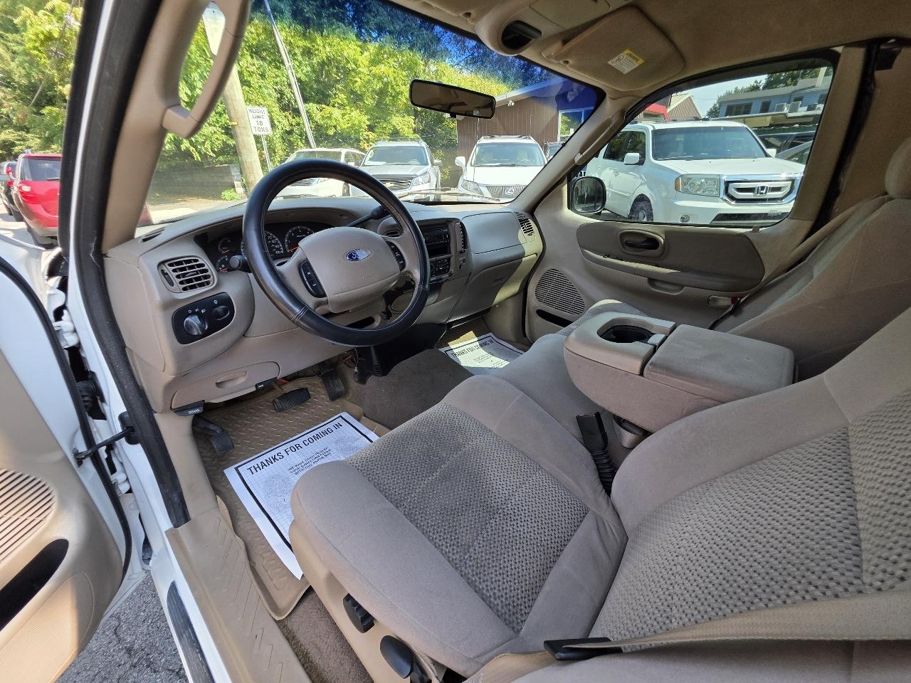Ford F-150 XL SuperCab 2WD 2003