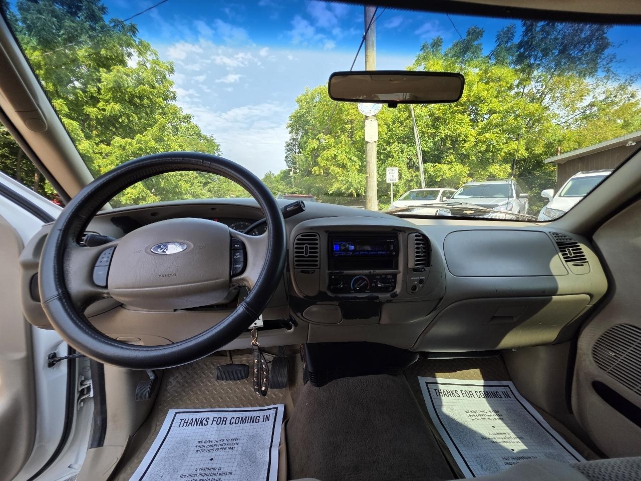 Ford F-150 XL SuperCab 2WD 2003