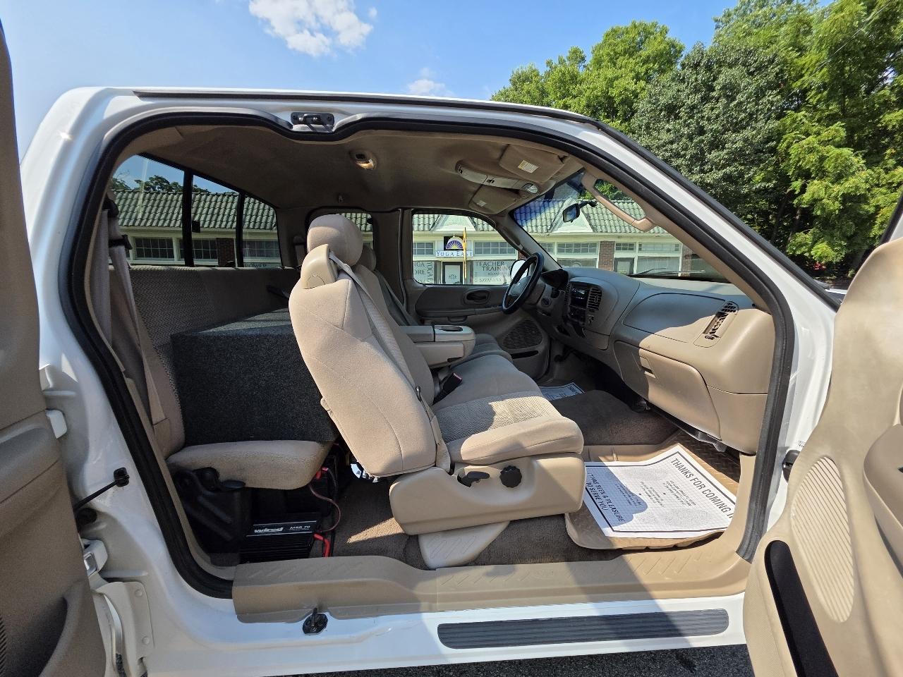 Ford F-150 XL SuperCab 2WD 2003