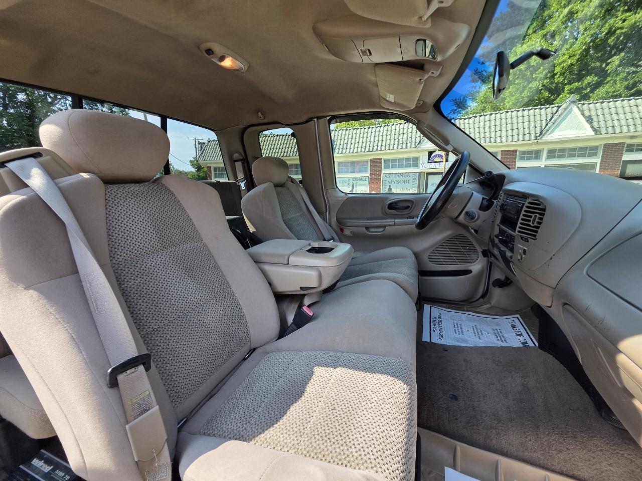 Ford F-150 XL SuperCab 2WD 2003
