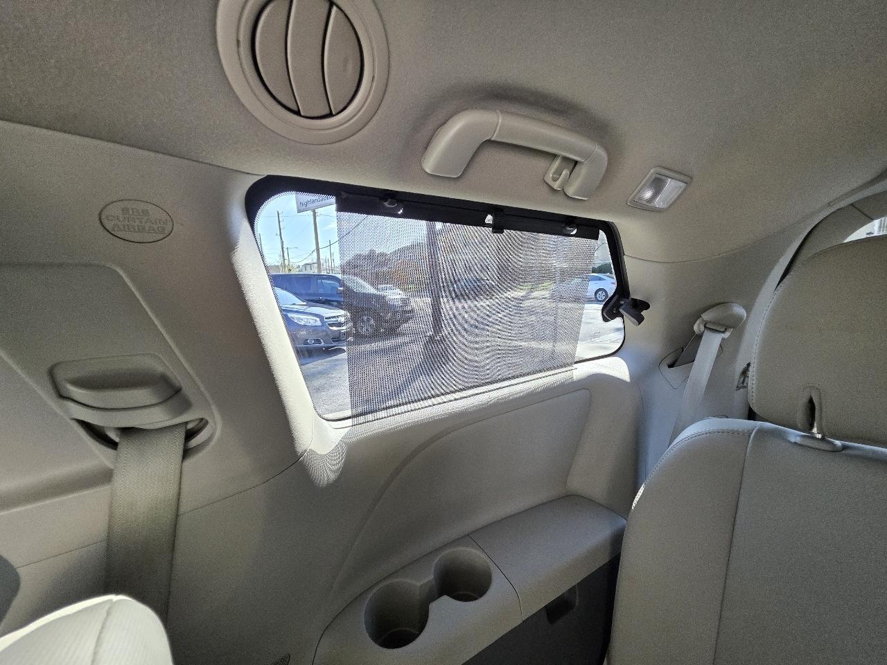 Toyota Sienna XLE FWD 8-Passenger V6 2013