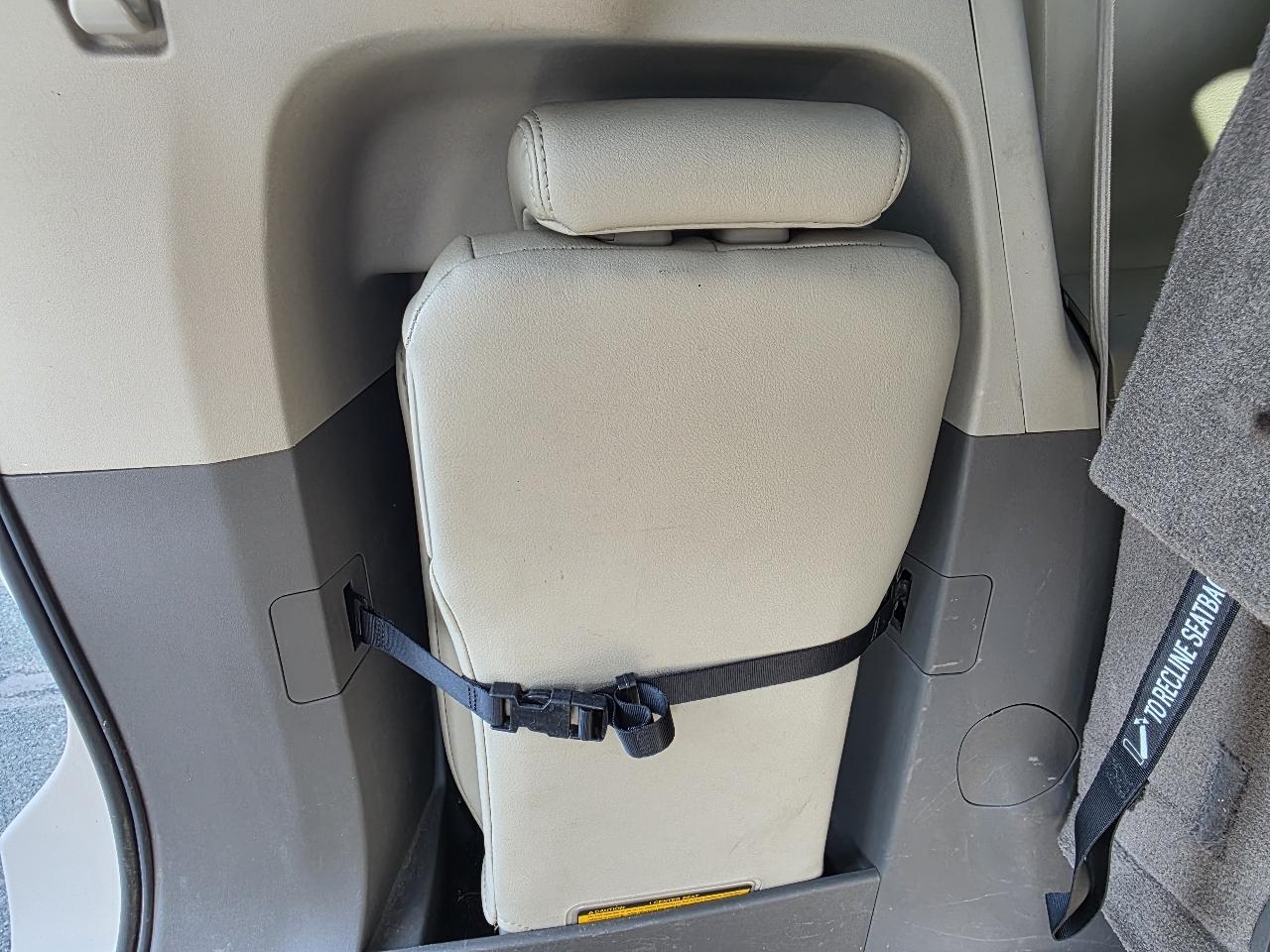 Toyota Sienna XLE FWD 8-Passenger V6 2013