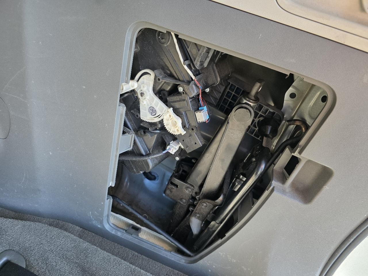 Toyota Sienna XLE FWD 8-Passenger V6 2013