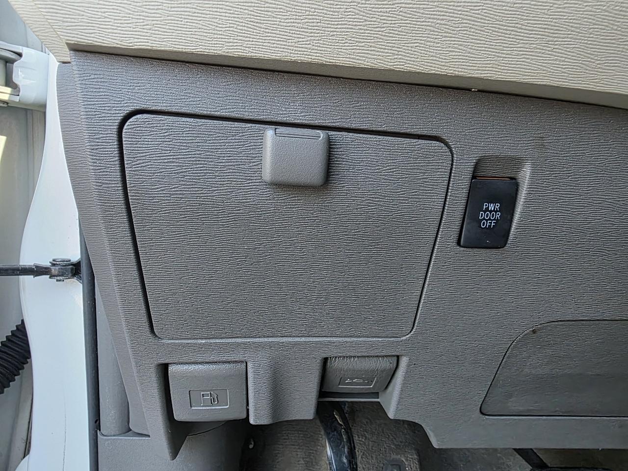 Toyota Sienna XLE FWD 8-Passenger V6 2013