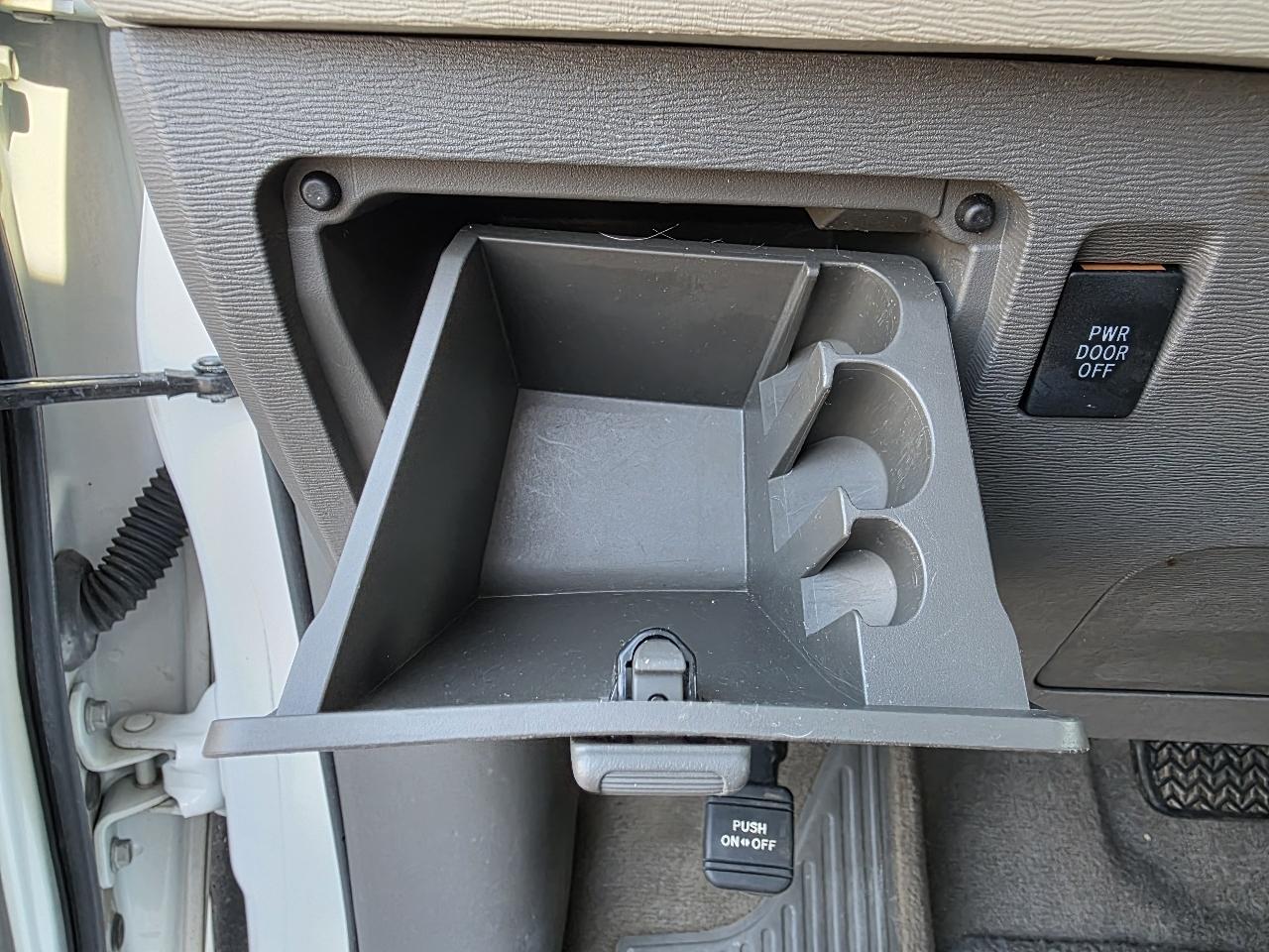 Toyota Sienna XLE FWD 8-Passenger V6 2013