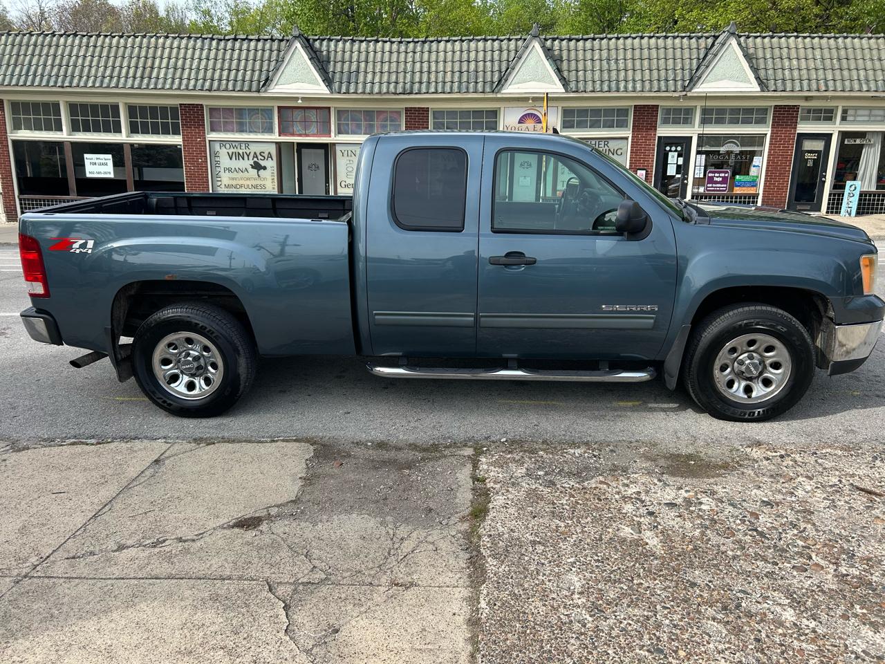 GMC Sierra 1500 Work Truck Ext. Cab Long Box 4WD 2009