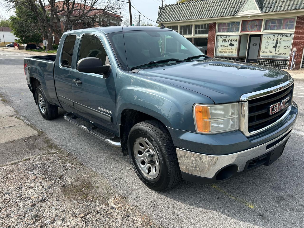 GMC Sierra 1500 Work Truck Ext. Cab Long Box 4WD 2009