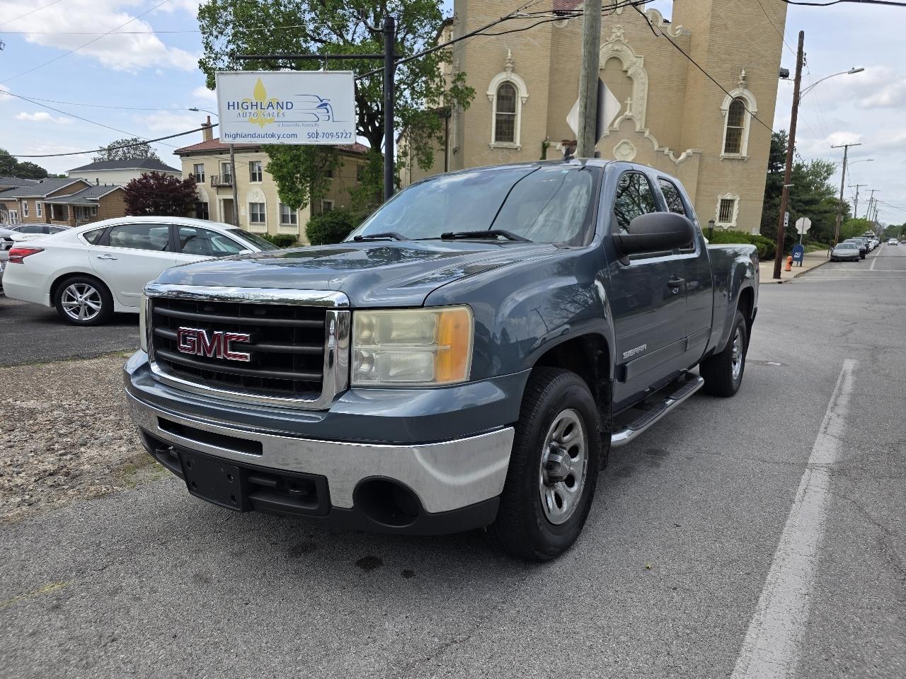 2009 GMC Sierra 1500 SL Ext Cab 4D 4WD