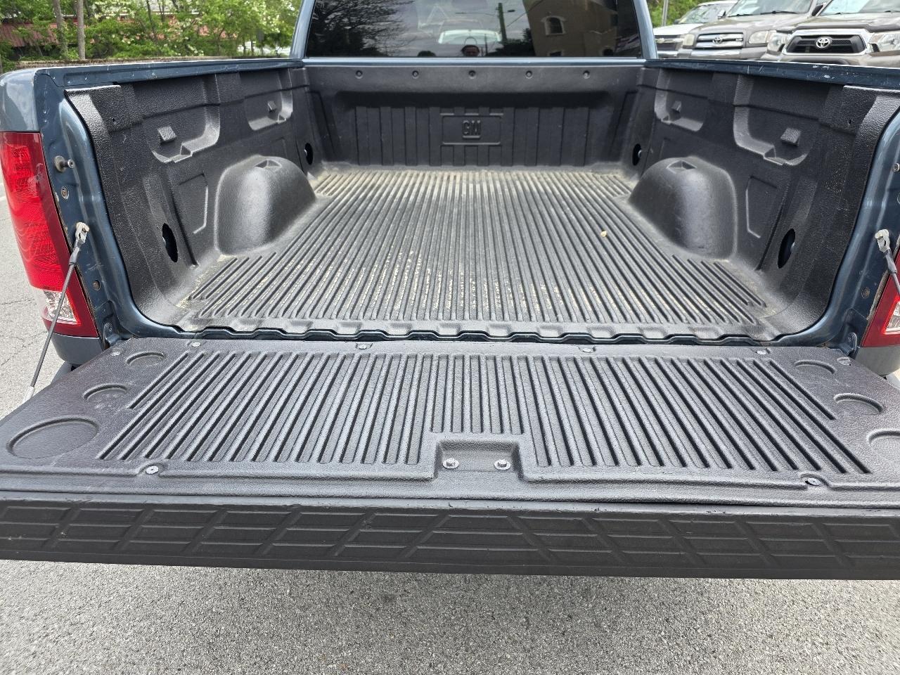 GMC Sierra 1500 SL Ext Cab 4D 4WD 2009