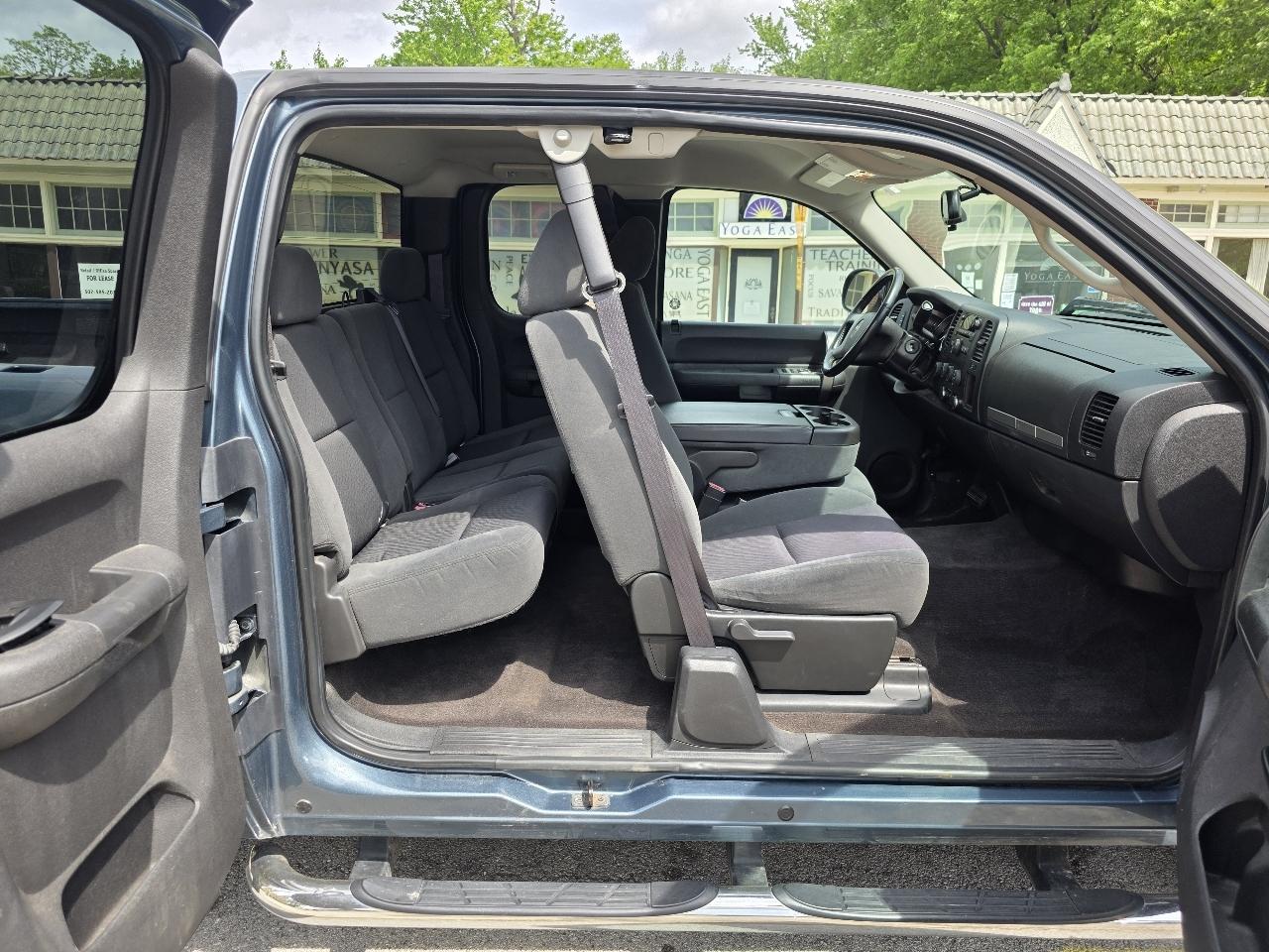 GMC Sierra 1500 SL Ext Cab 4D 4WD 2009