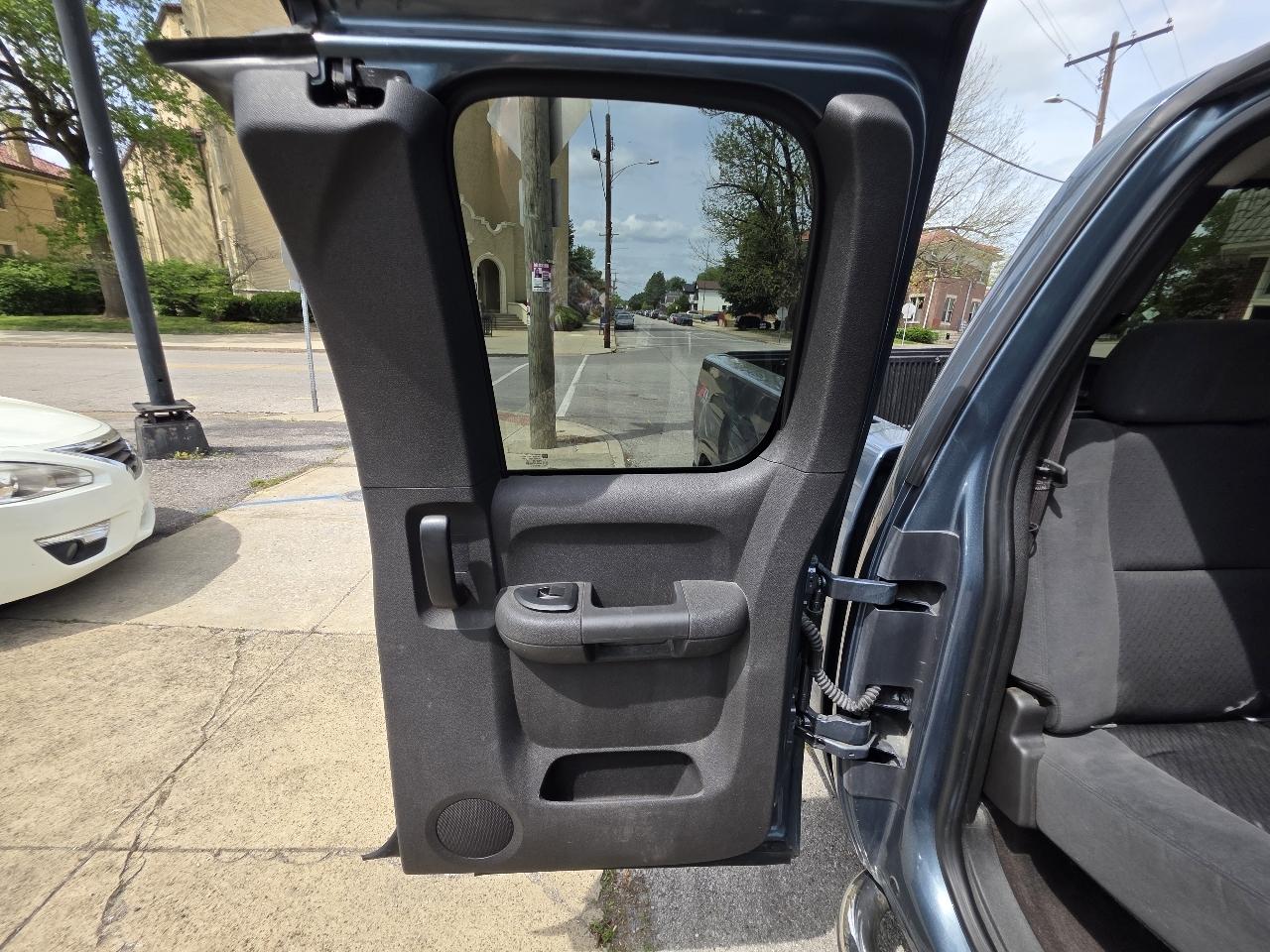 GMC Sierra 1500 SL Ext Cab 4D 4WD 2009