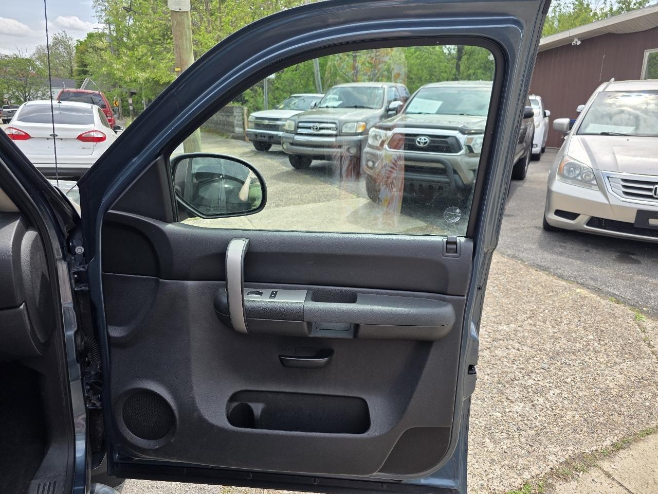 GMC Sierra 1500 SL Ext Cab 4D 4WD 2009