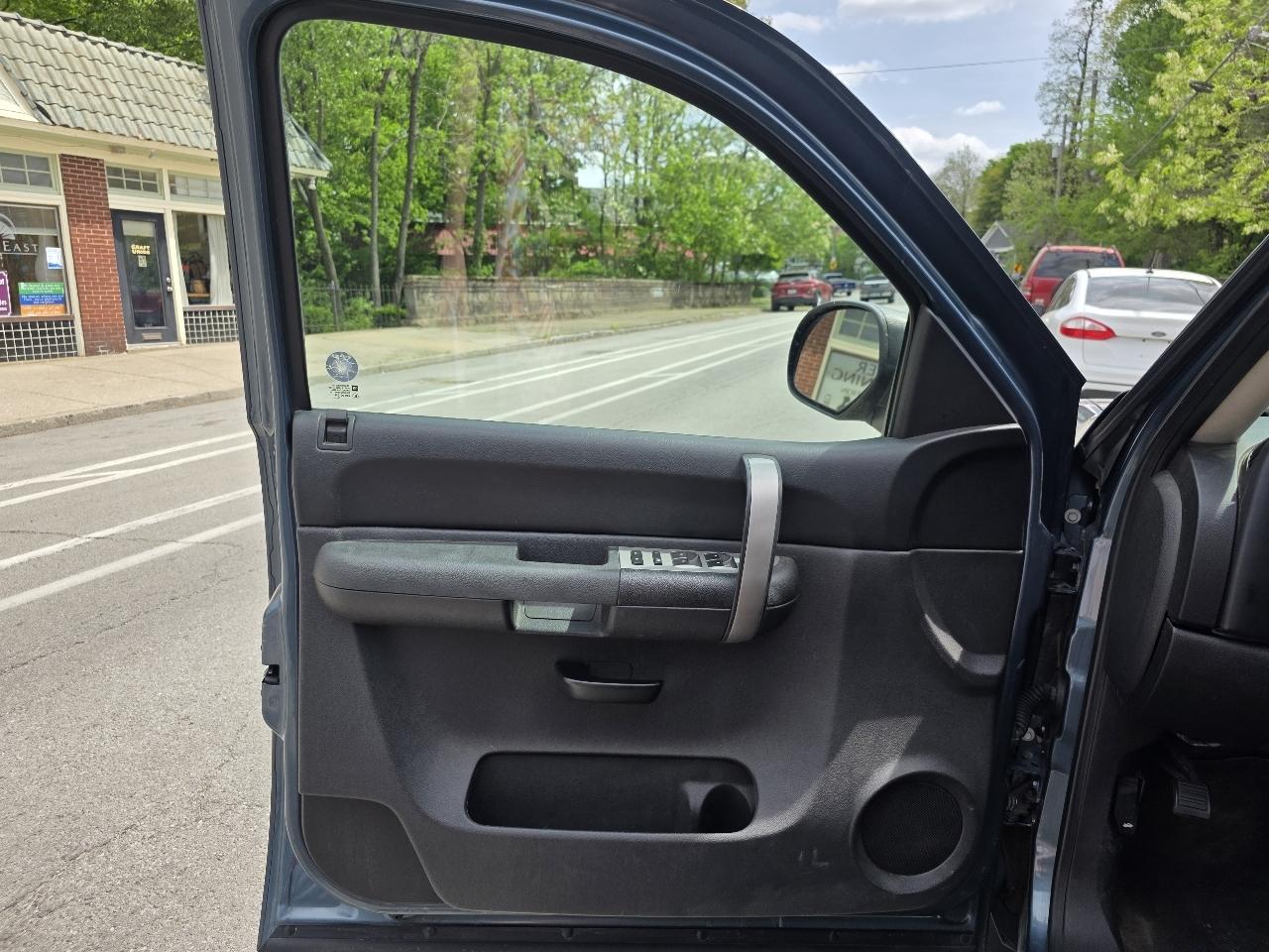 GMC Sierra 1500 SL Ext Cab 4D 4WD 2009