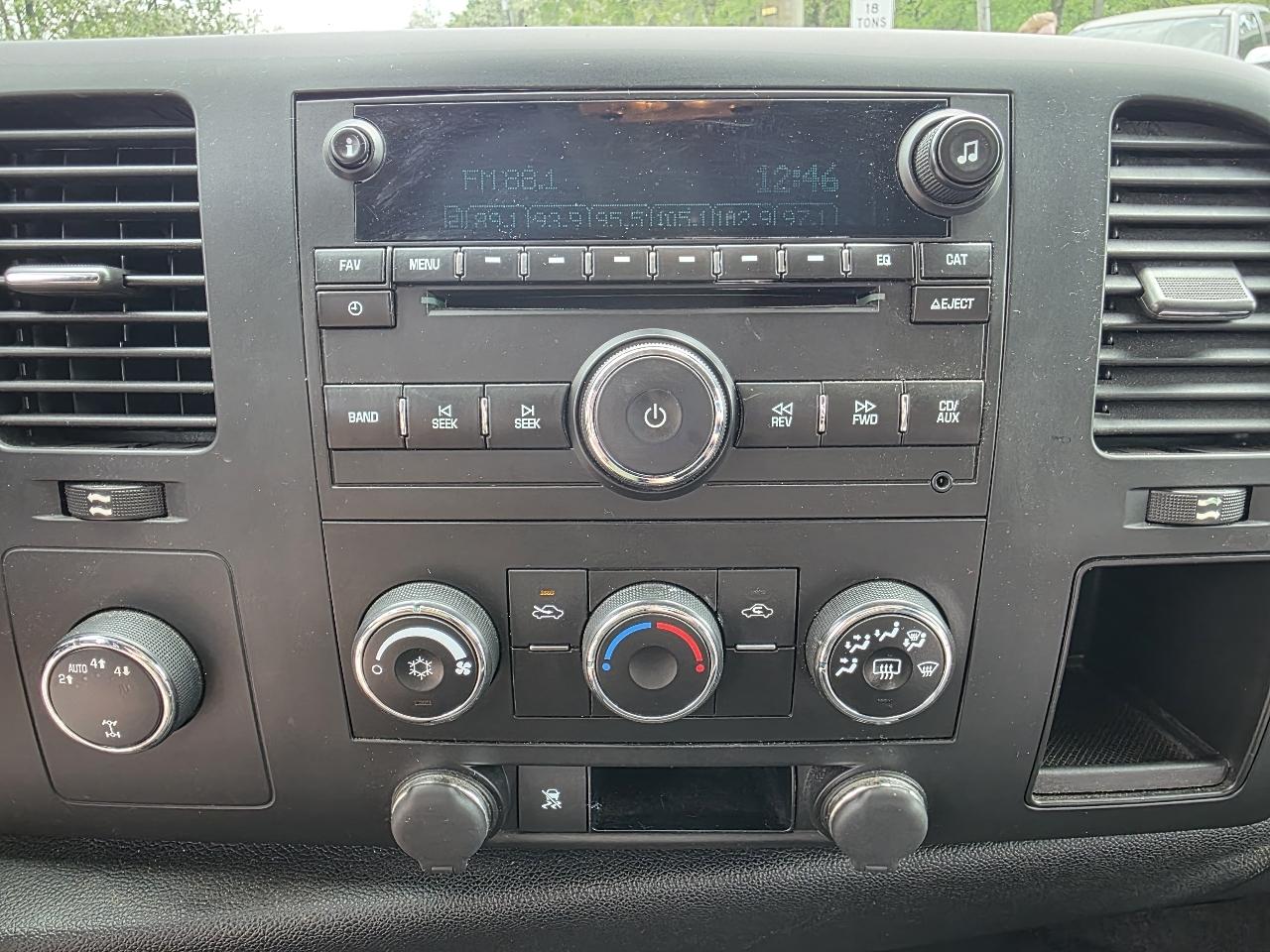 GMC Sierra 1500 SL Ext Cab 4D 4WD 2009