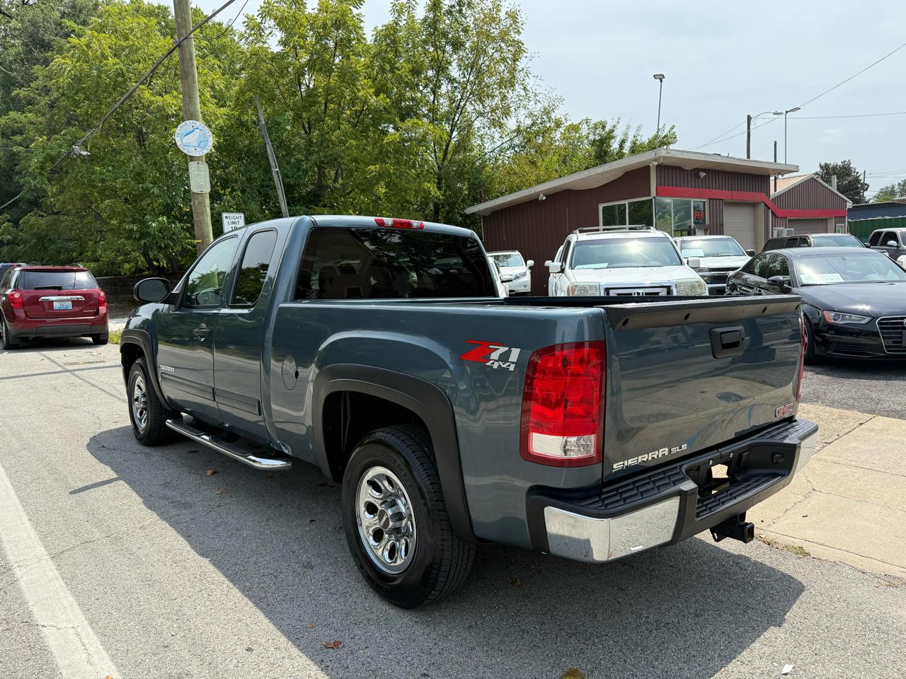 GMC Sierra 1500 SL Ext Cab 4D 4WD 2009