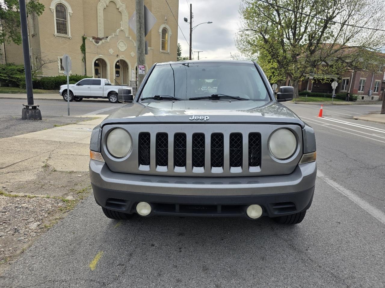 Jeep Patriot Latitude 2WD 2012